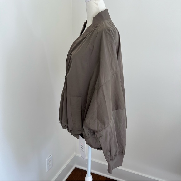 NEW lululemon Lightweight Hem-Cinch Bomber Jacket - Picture 6 of 10